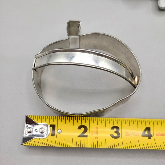 Vintage Aluminum Cookie Cutters with Handles Variety Set Of 5 - Picture 7 of 7